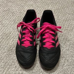 Like New Adidas Soccer Cleats / Football Cleats. Size US 3.5